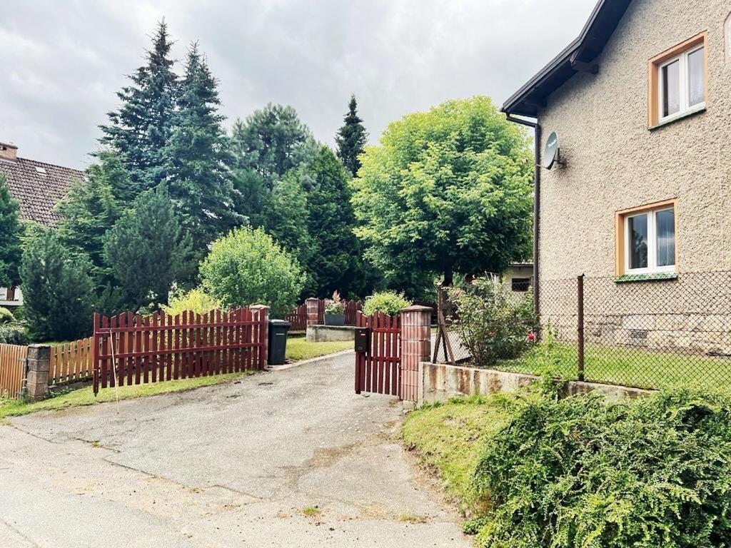 Golebi Puch - Przytulny Apartament Na Wylacznosc Bad Kudowa Exterior foto